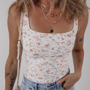 B255 White Floral Textured Square Neck Sleeveless Bodysuit